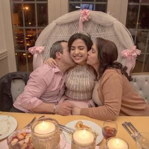 Meet your Posher, Fatima